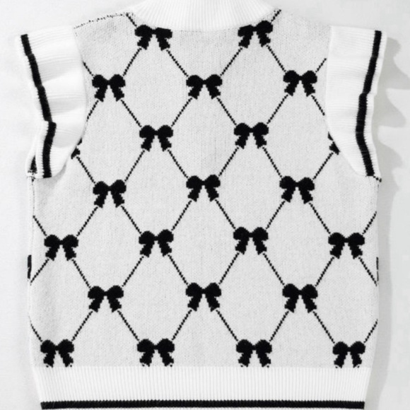 Trendy white and black bow print sweater - winter/fall - Picture 5 of 10